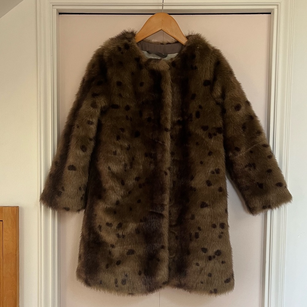 VEUC crewcuts faux fur coat - size 8